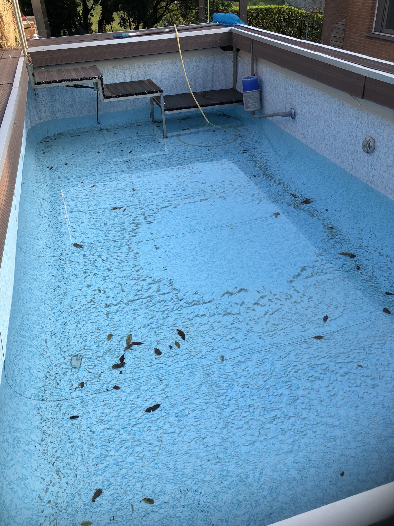 piscina fuori terra. Svuotare acqua